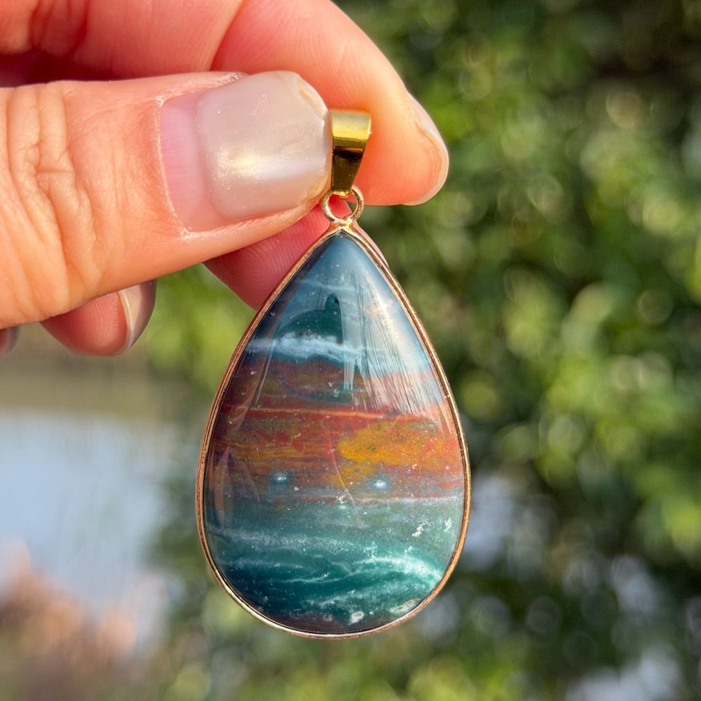 Gold‎ plated stainless steel blood stone pendant 1027